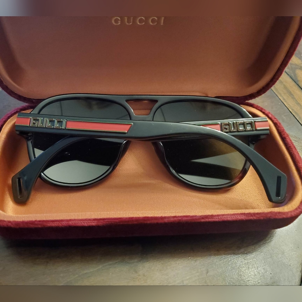 Mens Gucci Sunglasses - Picture 4 of 5